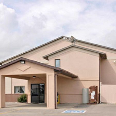 Super 8 By Wyndham Osceola Ia Motel Exterior photo